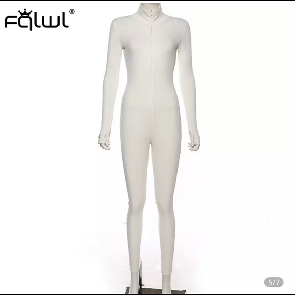 White jumpsuit size M - Picture 3 of 9